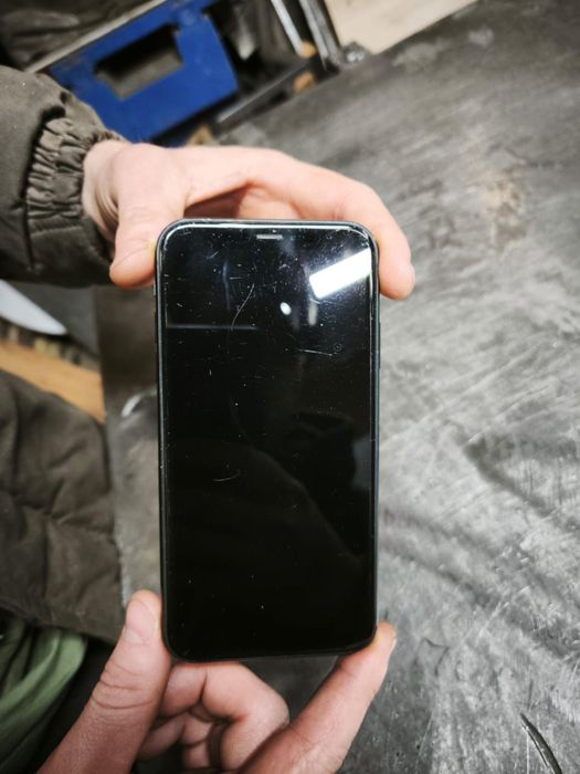 Продам iPhone XR 64 гб