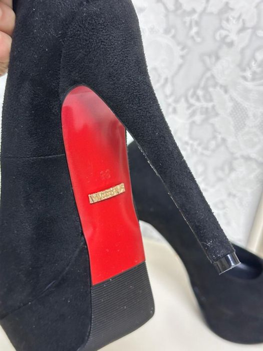 Продаю босоножки