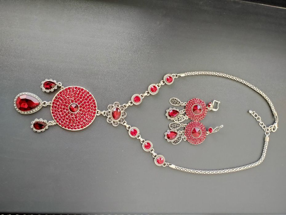 Komplekt taqinchoq