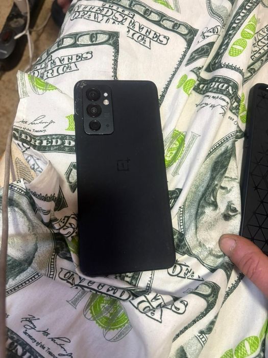 Обменяю Ван плас 9rt 8/256, snap888