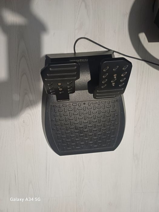 Волан Thrustmaster T150