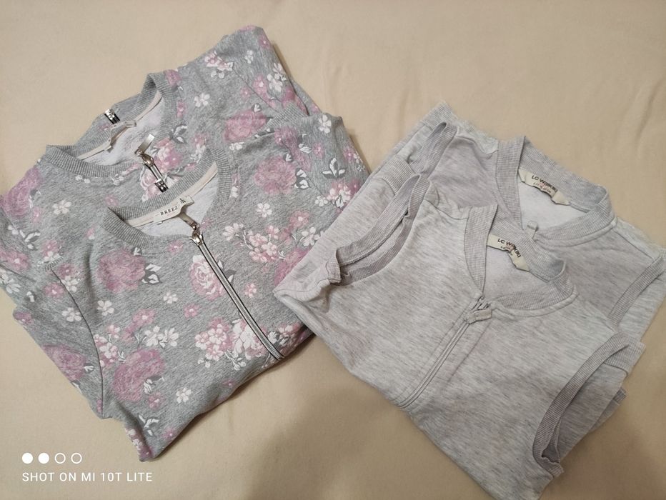 Дрехи р-р 122 - дънкено яке, блузи, дънкена пола, жилетка, елек