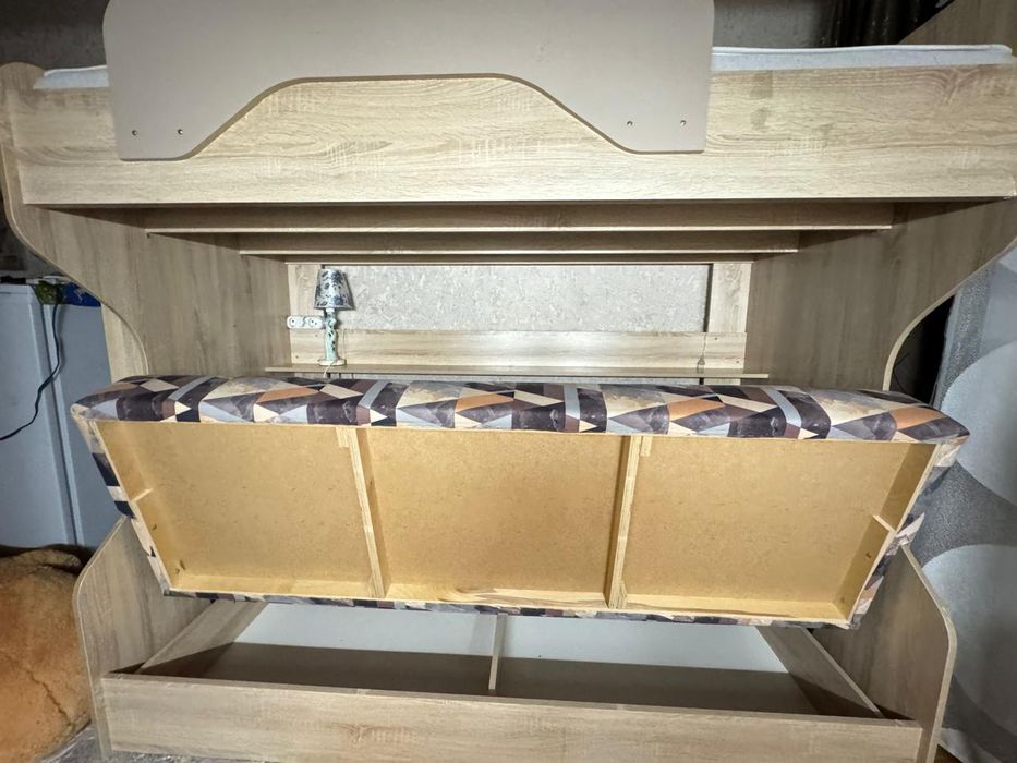 Продам двухъярусную кровать