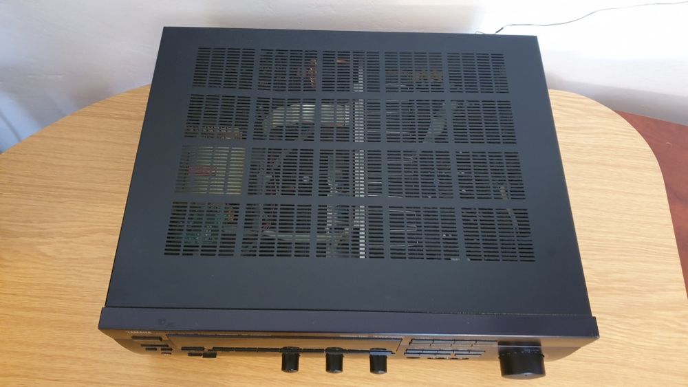Amplituner Yamaha RX-V590 RDS