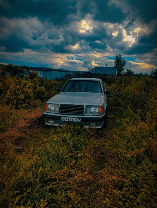 Продам W124 E200 2.2 механика