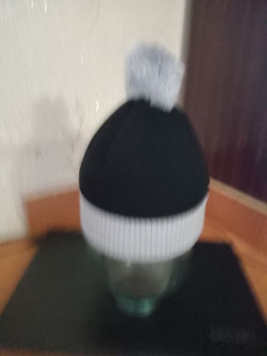 Распродажа шапок детских и взрослых