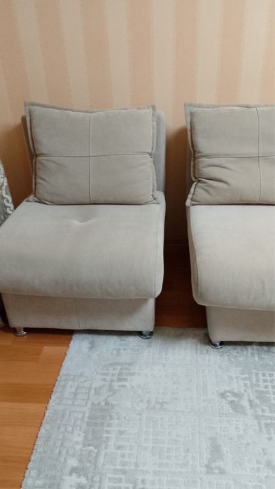 Срочнооо продам  Диван с креслом и пуфик