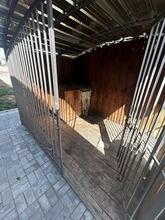 Продам вольер в хорошем состянии