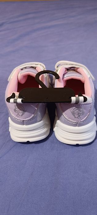 Нови красиви маратонки за момиче номер 27