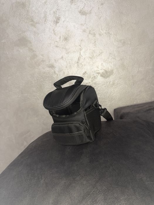 Canon 600D + obiectiv 50 mm + obiectiv mare cadou.