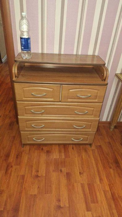 деревянная прочная тумба