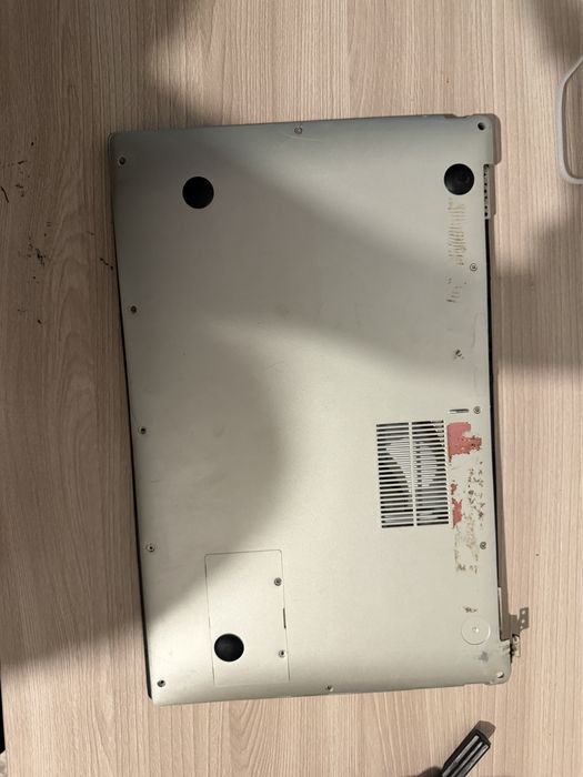 продам ноутбук на запчасти