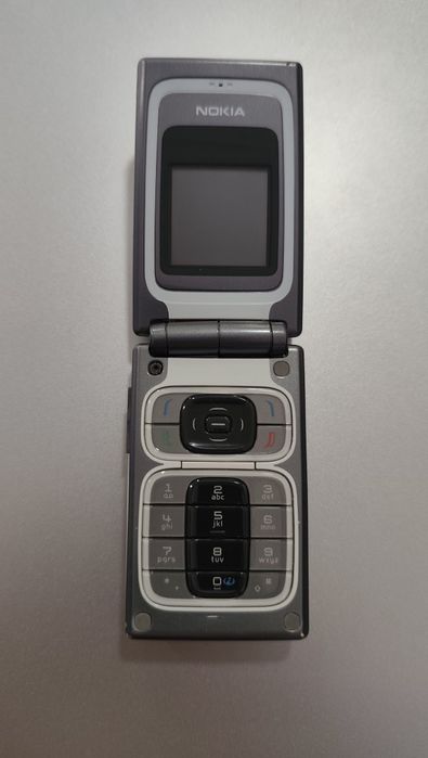 Nokia 7200 telefon de colecție