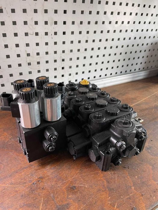 Distribuitor Hidraulic Hydro Control JCB VOLVO CAT