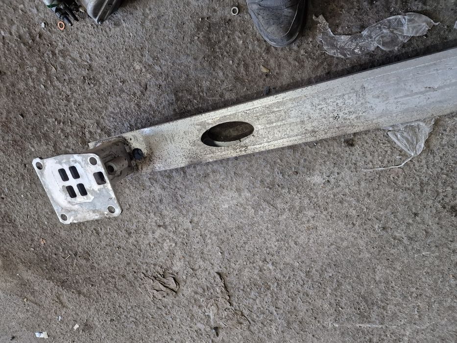 Armatura bara spate opel vivaro citroen jumpy 2020