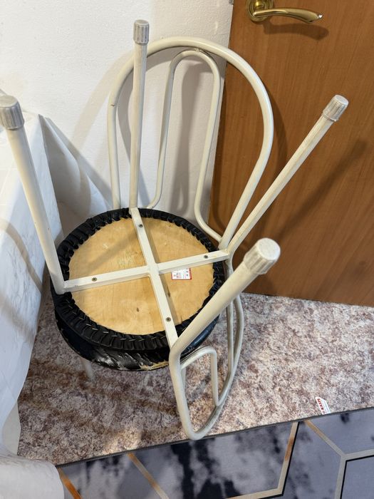 продам кухонные стулья