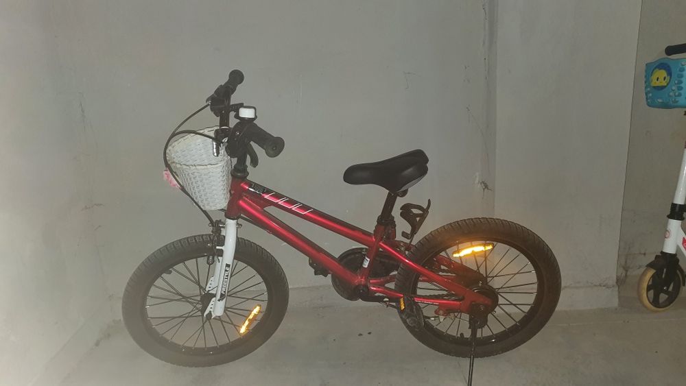 Bicicleta fetite Royal Baby FreeStyle, 18 inch, cu coș, putin folosita