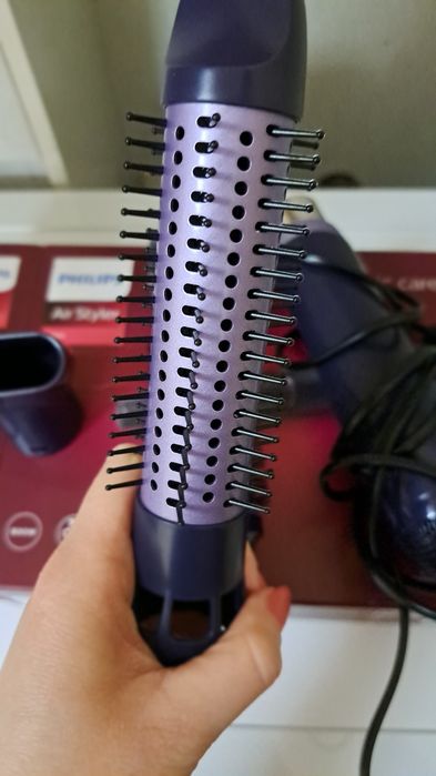 Нова Philips четка за изсушаване с приставки Air styler 3000
