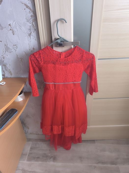 Продам платье для девочки