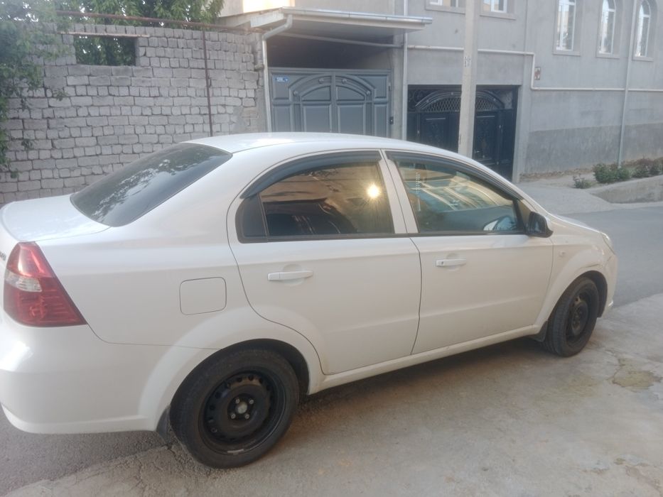 Срочна нексиа 3 сотилади автомат