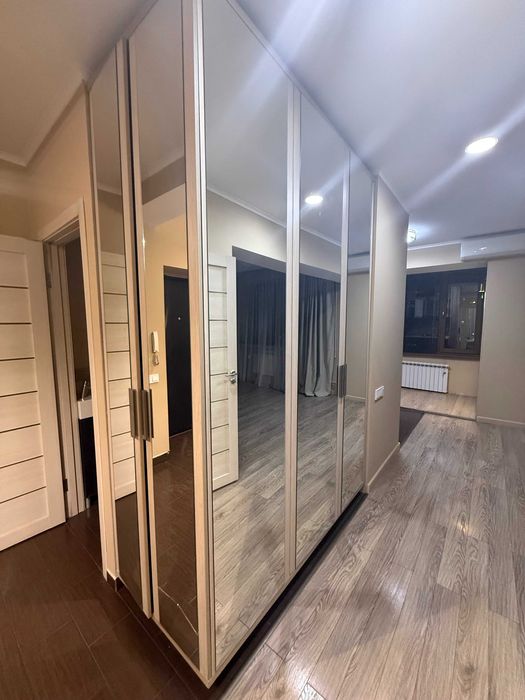 Платяной шкаф гардероб зеркальный 1.75м х 0.75м х 2.5м