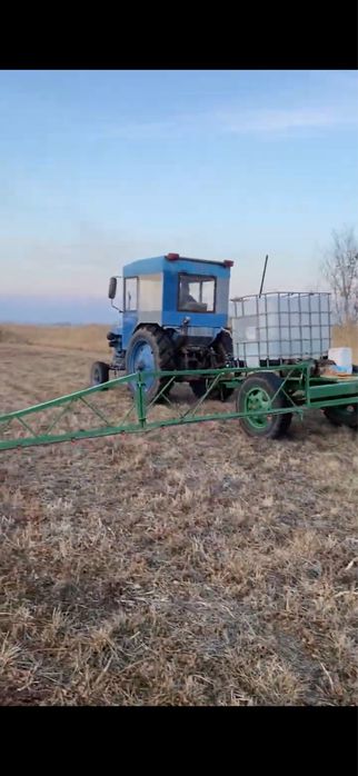 Продается прицепной опрыскиватель (1000 л)