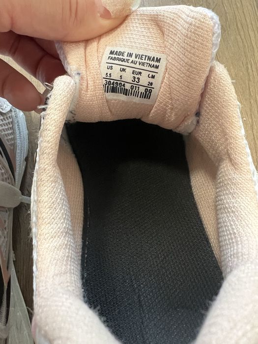 Adidasi fete marimea 33