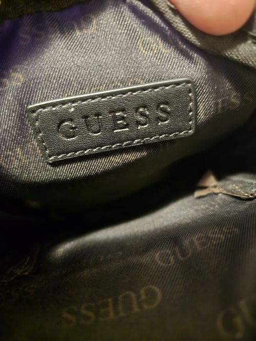 Guess чантичка за през рамо