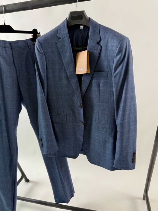 Костюм Burberry размер 52