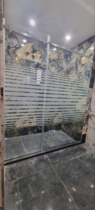 Душевая кабина из закалённого стекла