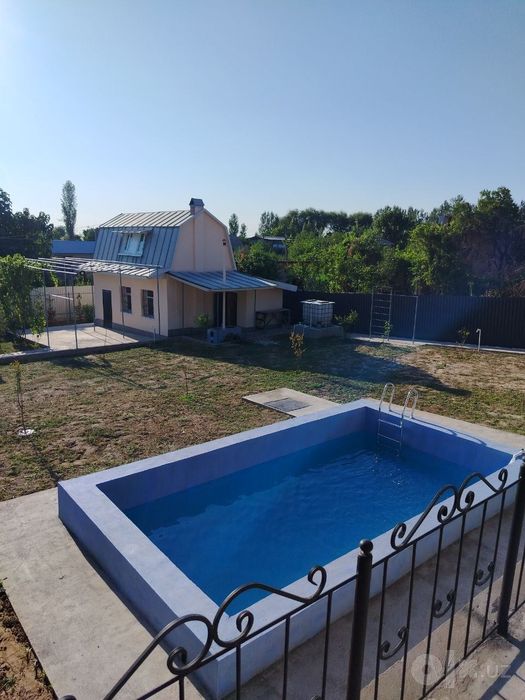 Продаётся дача в 20 км от Ташкента