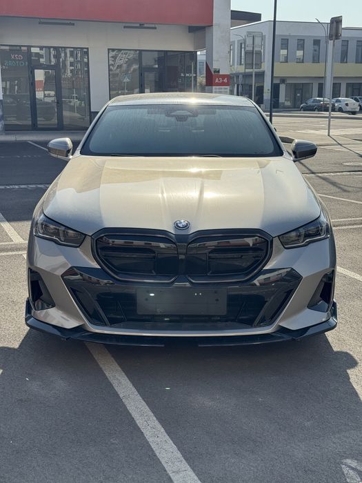 Bmw i5 35L 2024-Yil 11min yurgan Kraskasi Tozz +dop opsiya
