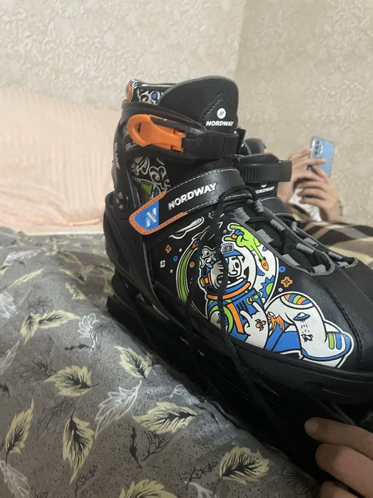 Продам  коньки.