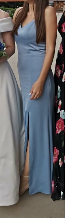 Дълга сатенена рокля