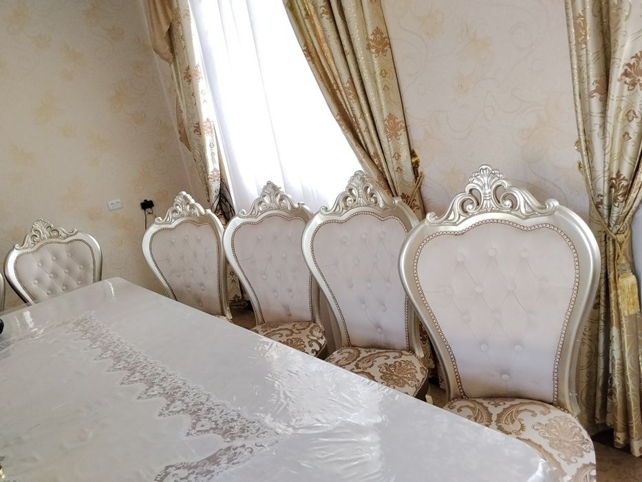 Yangi stol-stul sotiladi