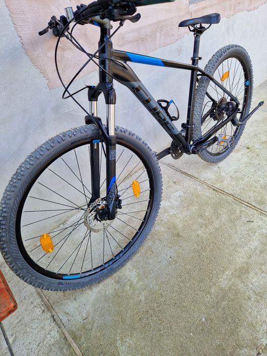 Bicicleta Cube Attention 29