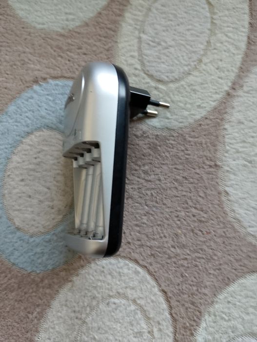 Încărcător Acumulatori Energizer în stare bună