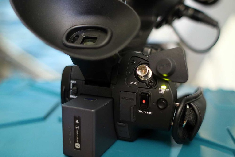 Профессиональная видеокамера Sony PXW-X70