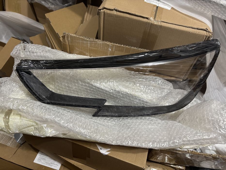 Комплект Стъкла / Капаци за фарове за Audi A4 B9 (15-19) стъкло фар