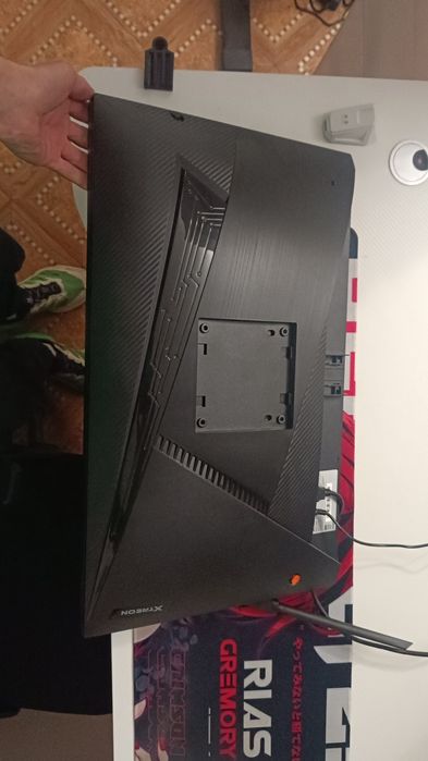 Монитор 320гц 2 месяца в использовании