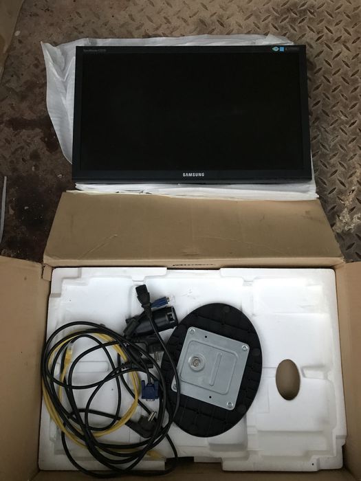 Monitor LCD SH Samsung E2220 21,5”