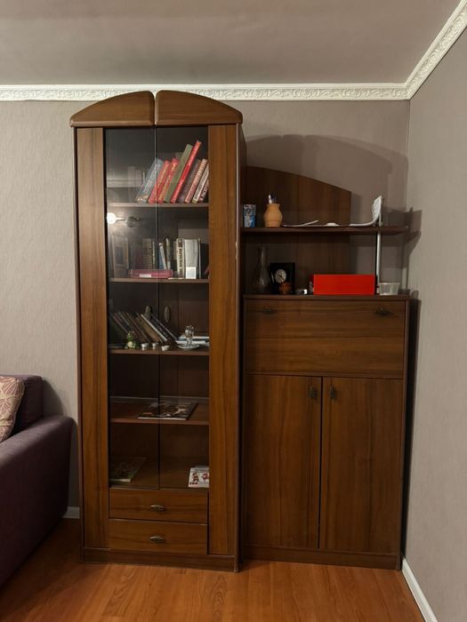 Продам Шкаф сервант