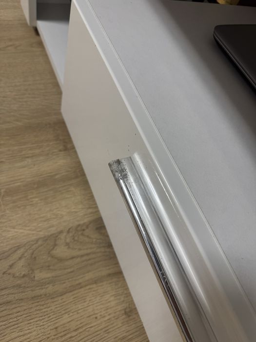 Тв шкаф от бял гланц - Айко