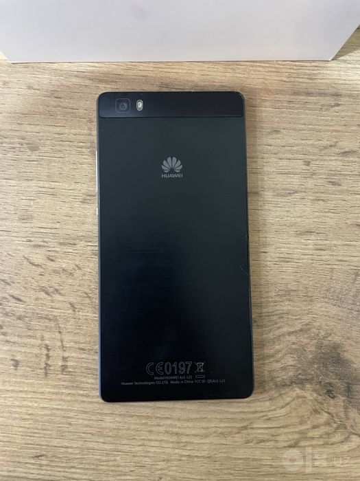 Huawei P8 lite. Черный