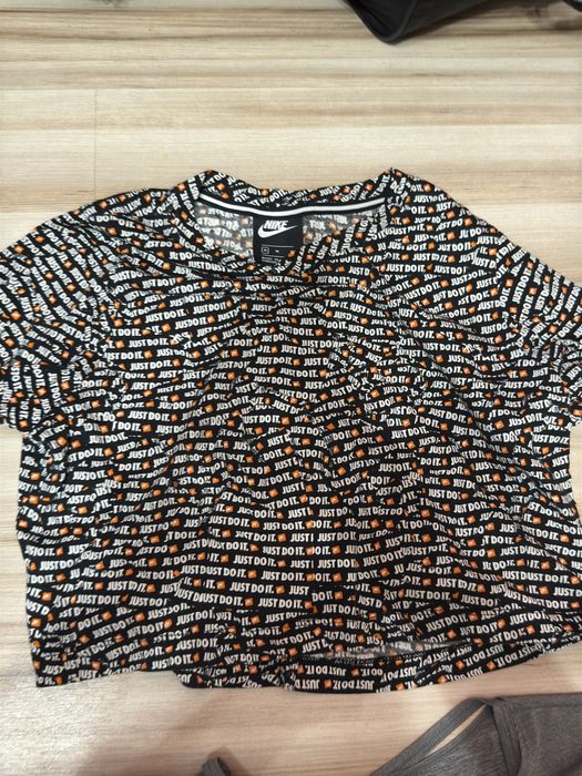 Дамски тениски Armani, Guess, Nike, Calvin Klein, Superdry