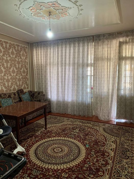 Toshkent Shahar chetida Nazarbekda uy sotiladi 
6сотих 7 хона 2 та сан