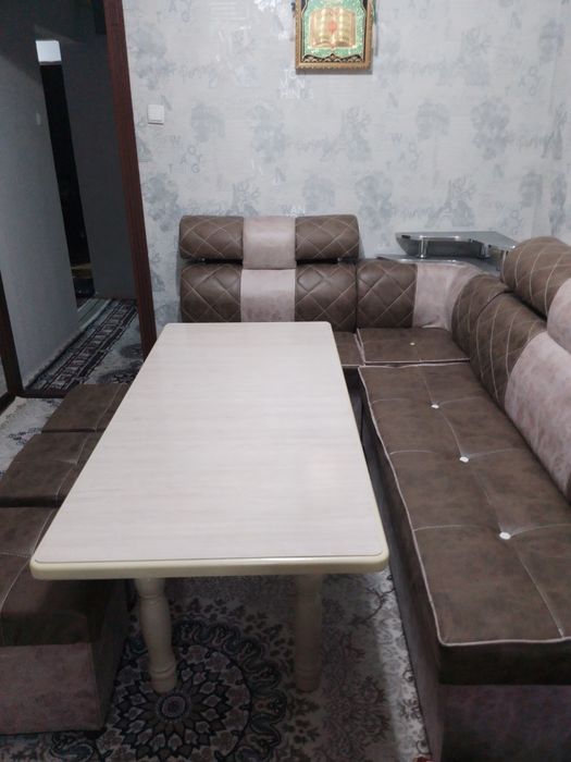 Срочно продам уголок для кухни