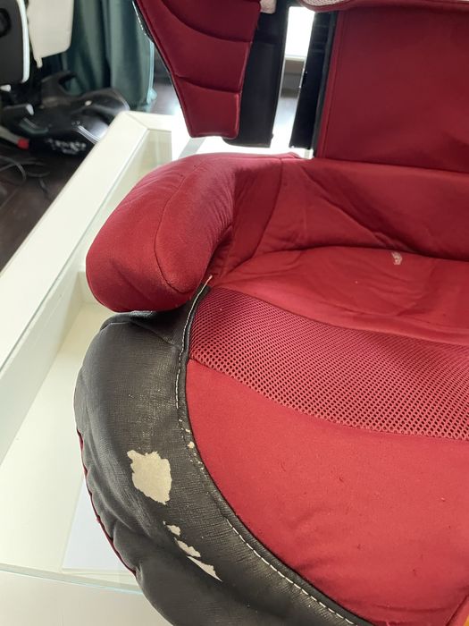 Scaunul auto Chicco Oasys 2-3 Evo FixPlus 15-36 kg