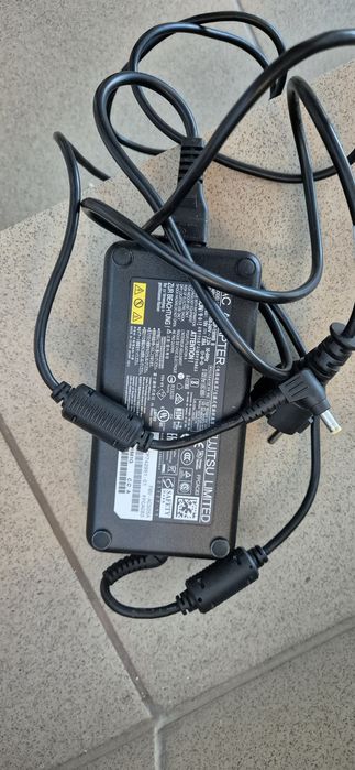 Adaptor/Transformator Fujitsu 19V 7.89A
