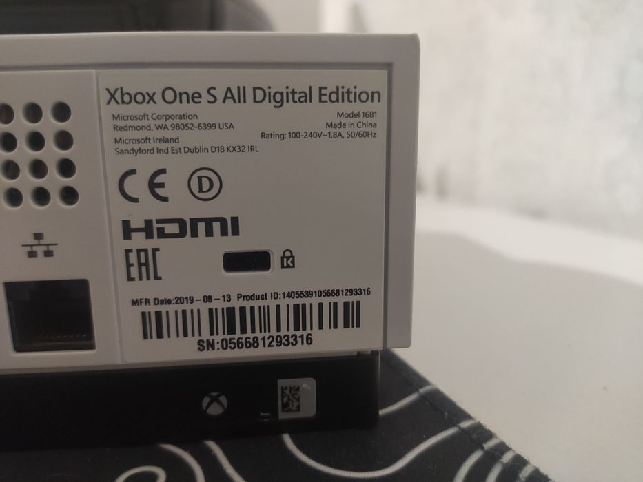 Xbox one s 1 джойстик